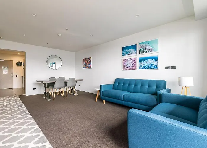 2 Bedroom Apt W/ Private Balcony + Netflix Near Spark!